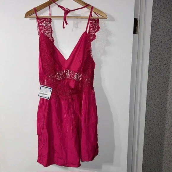 NWT Love Tree Fashion Women's Woven Solid Mini Cami Lace Trim Dress Size M NWT - Picture 5 of 7